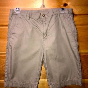Vineyard vines khaki shorts boys size 16